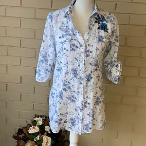 F.A.N.G Junior Size XL Blouse 100% Cotton like new